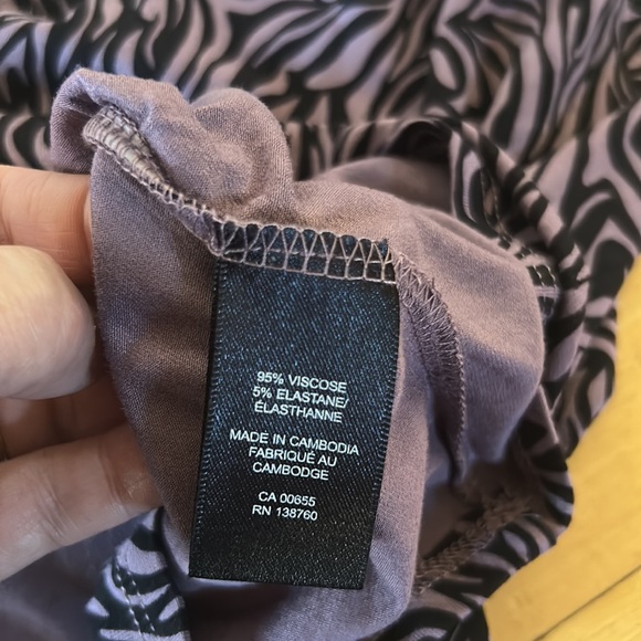 NWT Thyme maternity size small long sleeve shirt- very soft material - Picture 4 of 5